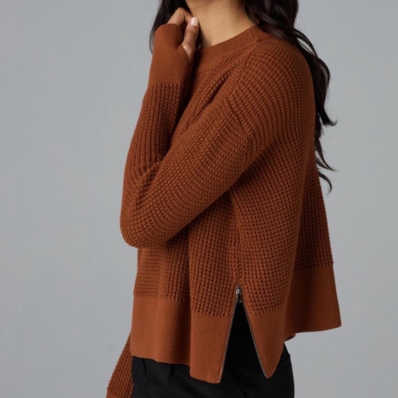 Vetta Cropped Mockneck Sweater - Picture 2 of 5